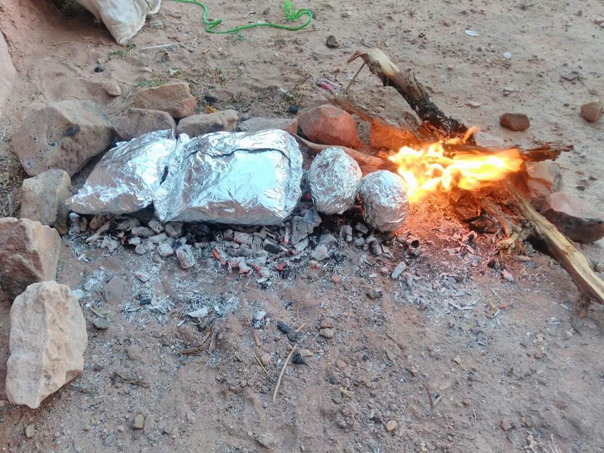 Petra Bedouin Bed And Breakfast ワディ・ムーサ エクステリア 写真