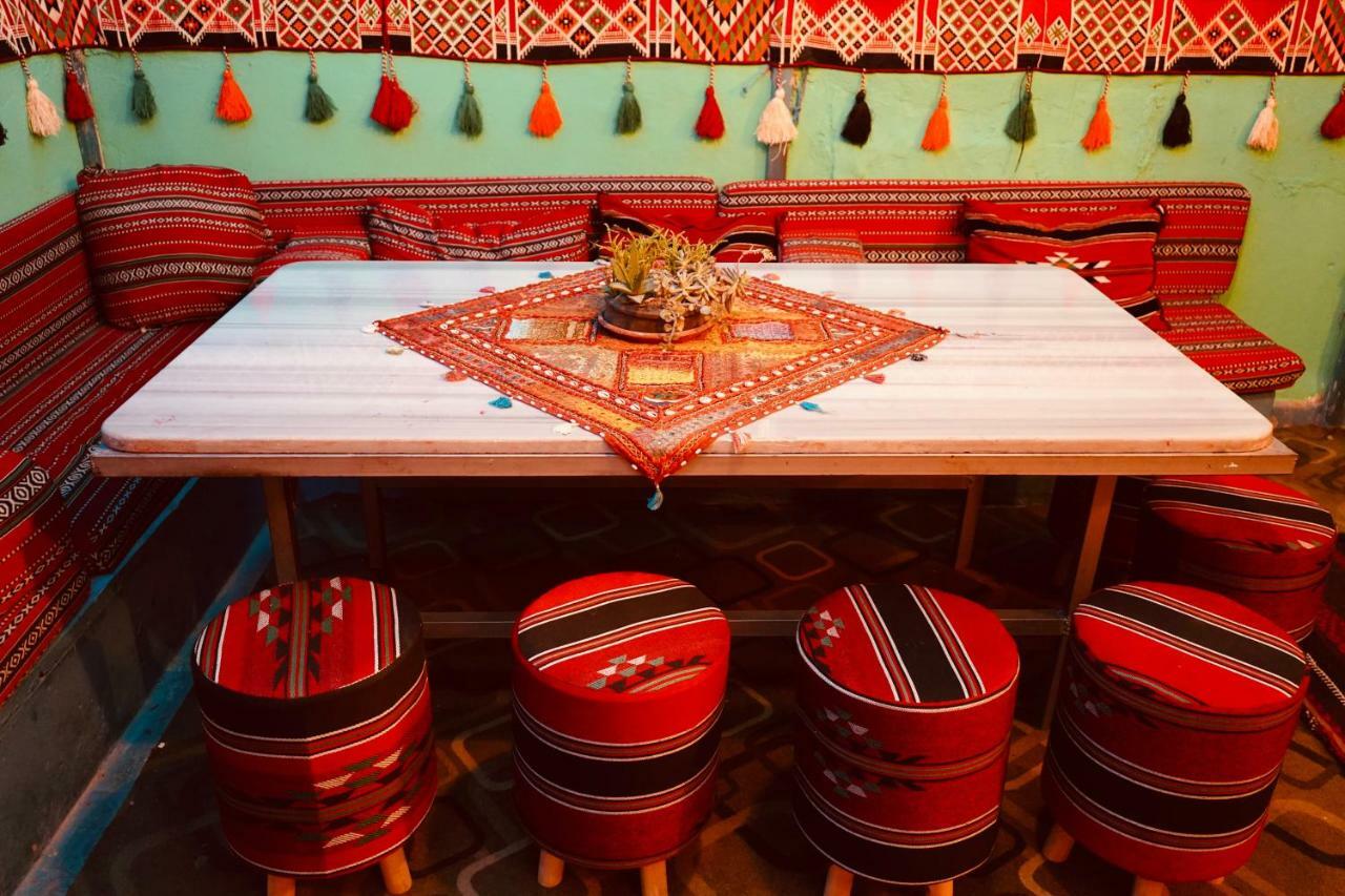 Petra Bedouin Bed And Breakfast ワディ・ムーサ エクステリア 写真